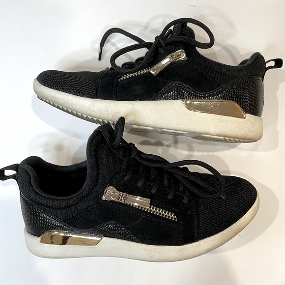 ALDO casual sneakers in black with gold accents size 5 - Picture 2 of 4